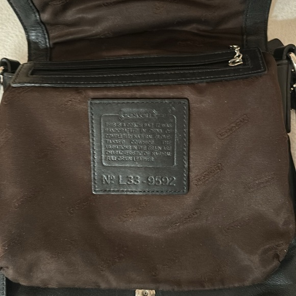 Excellent Vintage Coach Black Y2K Legacy Slim Flap Bag L33-9592 23” max drop - Picture 6 of 10